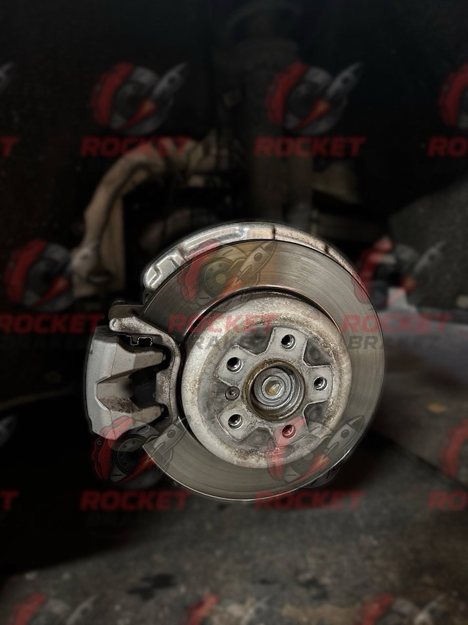 Aftermarket Brake Covers fits on BMW G30 520d — Full Metal, Custom Fit, 17 Color Options