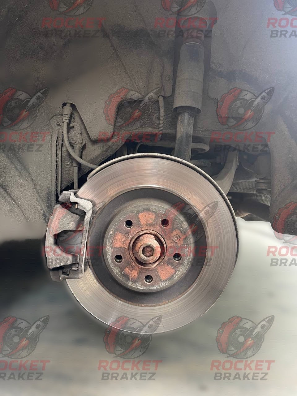 Aftermarket Brake Covers fits on Audi A6 c8 — Full Metal, Custom Fit, 17 Color Options