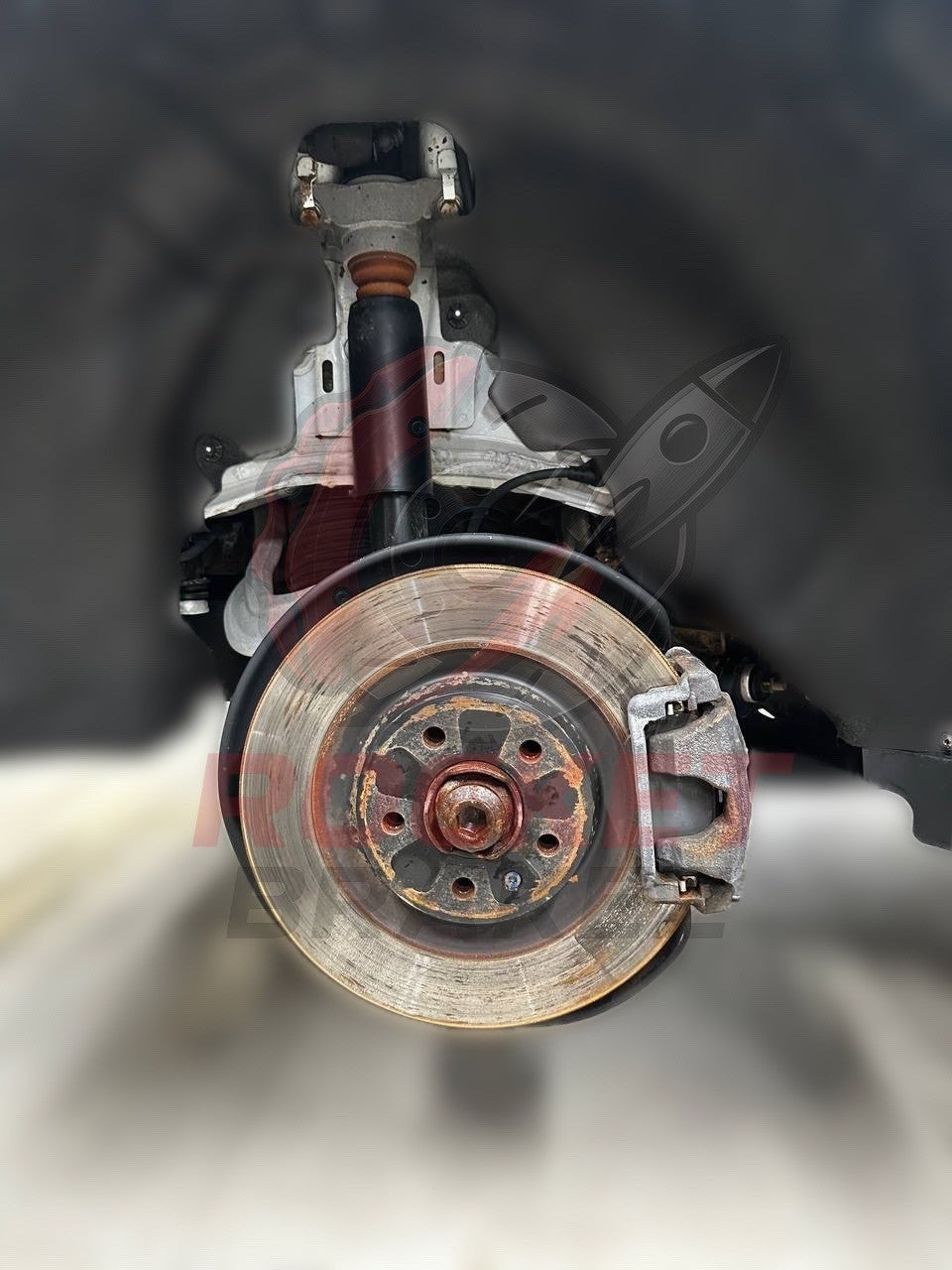 Aftermarket Brake Covers fits on Audi Q7 — Full Metal, Custom Fit, 17 Color Options