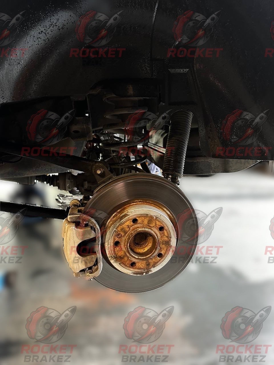 Aftermarket Brake Covers fits on Mercedes G class — Full Metal, Custom Fit, 17 Color Options