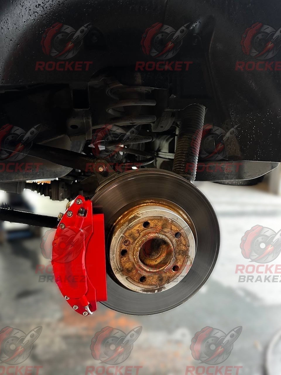 Aftermarket Brake Covers fits on Mercedes G class — Full Metal, Custom Fit, 17 Color Options