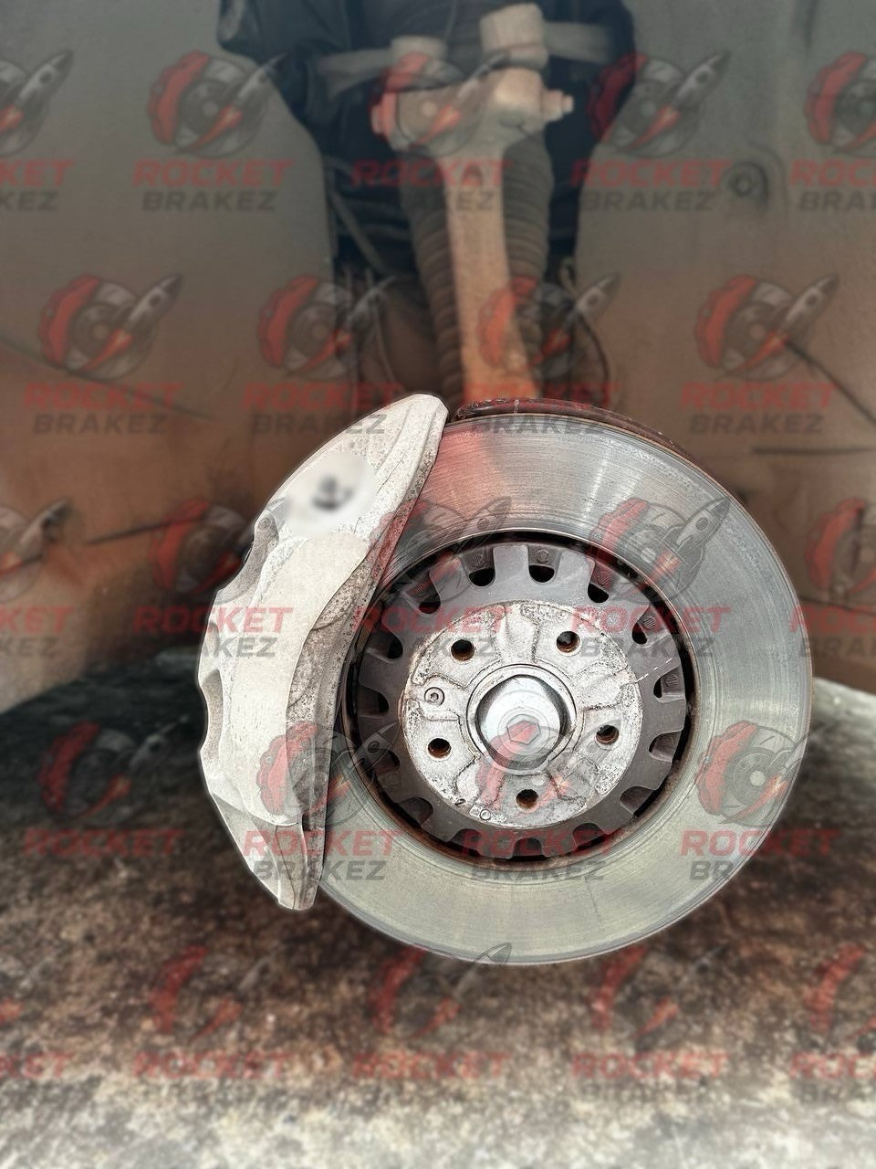 Aftermarket Brake Covers fits on Audi A7 c8 — Full Metal, Custom Fit, 17 Color Options
