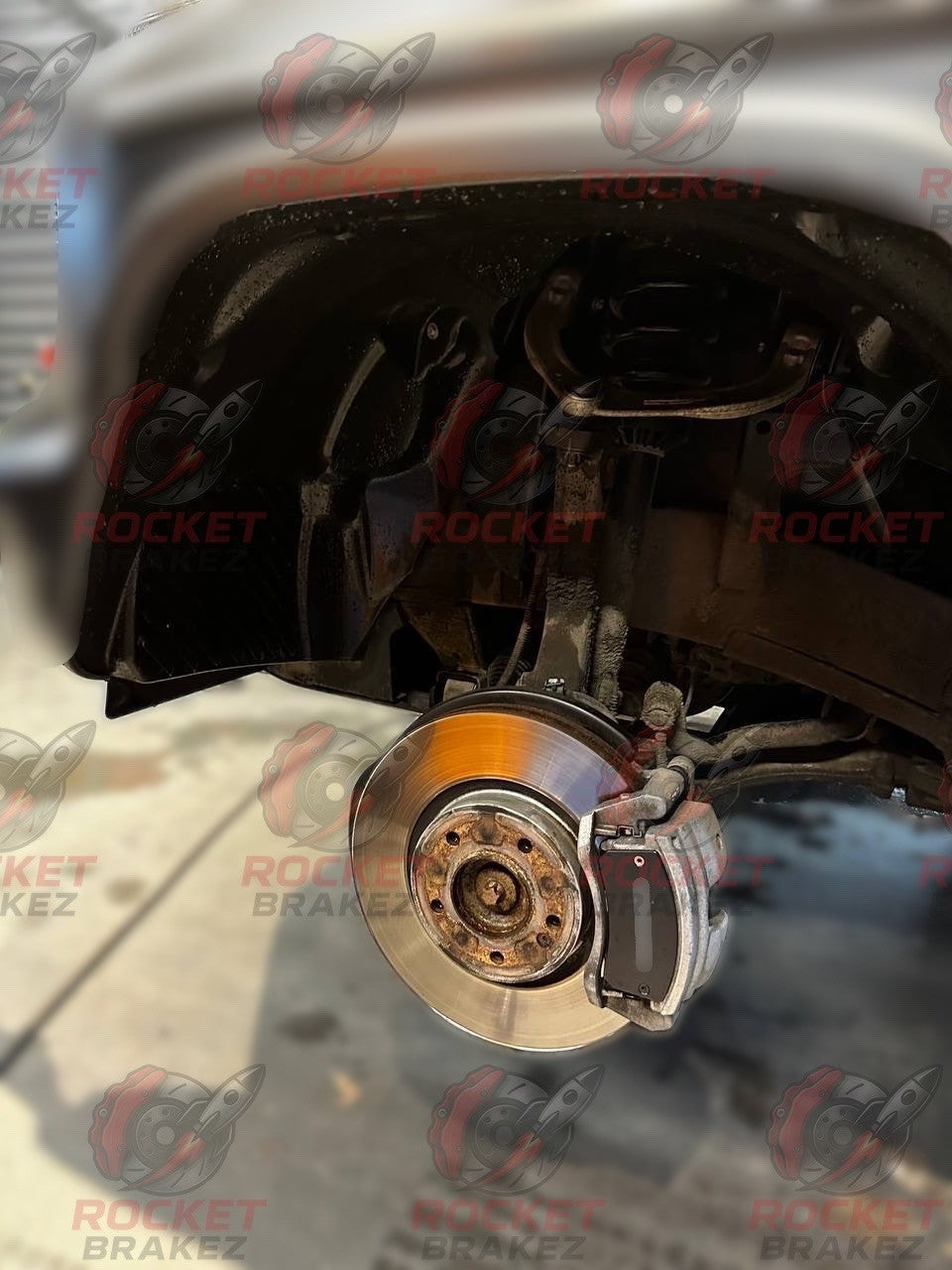 Aftermarket Brake Covers fits on Mercedes G class — Full Metal, Custom Fit, 17 Color Options